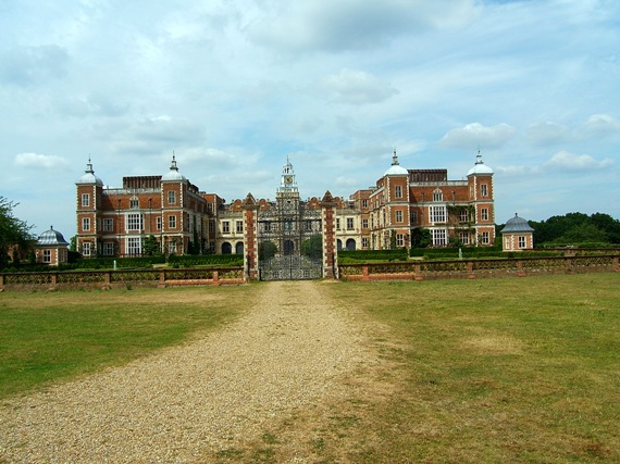 Hatfieldhouse.jpg